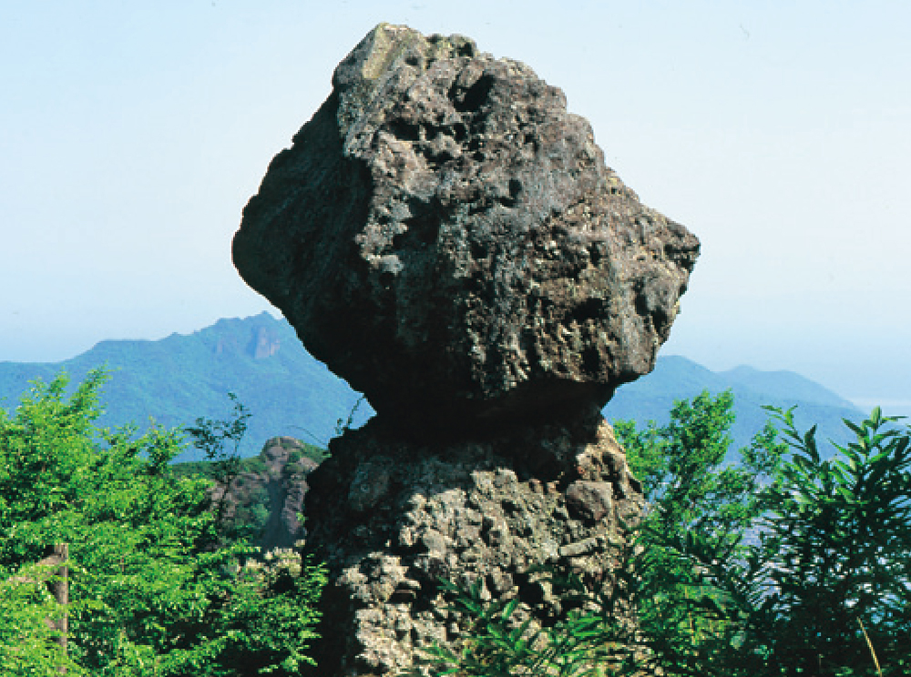 寒霞渓の松茸岩