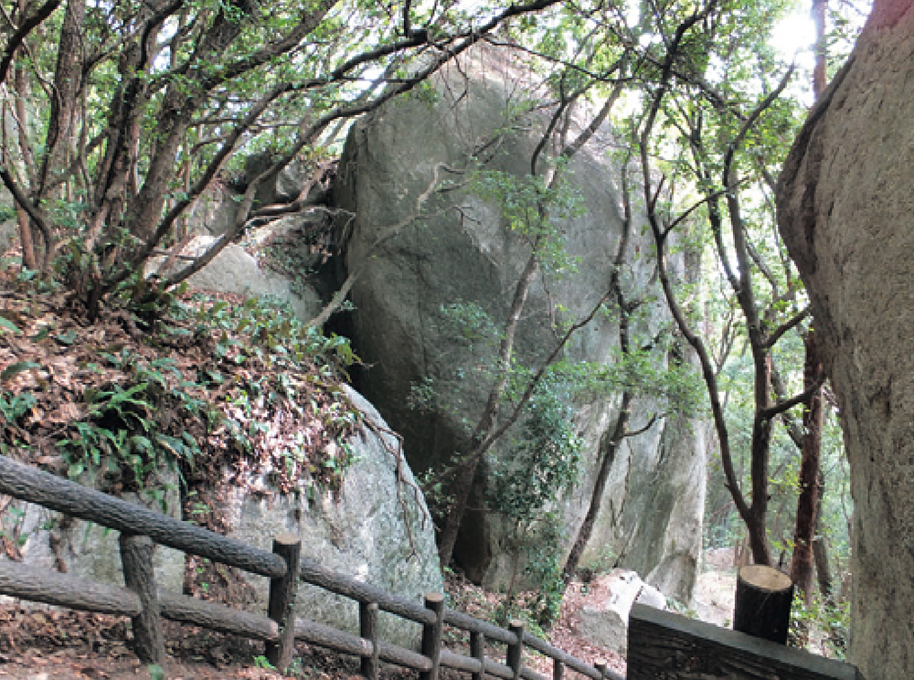 岩ヶ谷の天狗岩